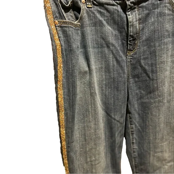 150. WOMENS CHICO’S 1.5/M DETAIL DENIM JEANS - Picture 3 of 6